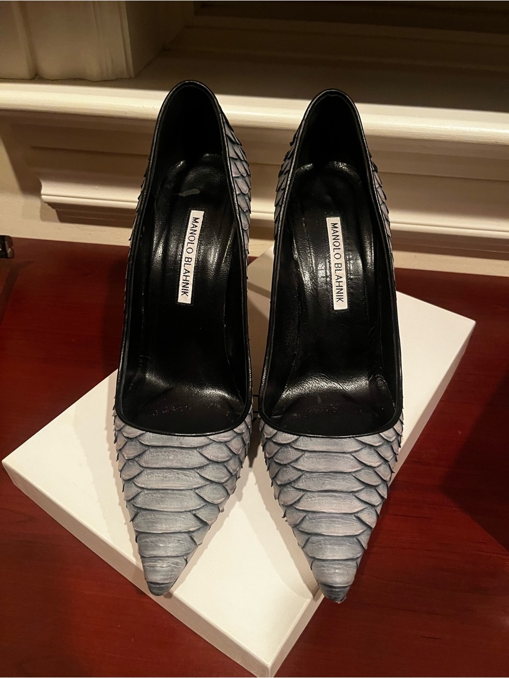 Manolo Blahnik BB Scaled Python Pointed-Toe Pumps in Light Gray sz 39 1/2